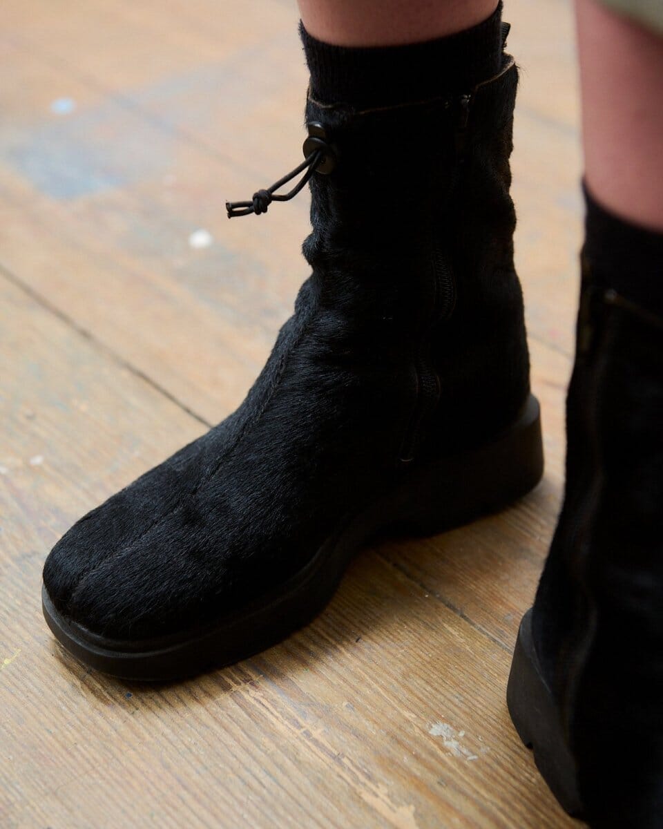 Black boots with fur