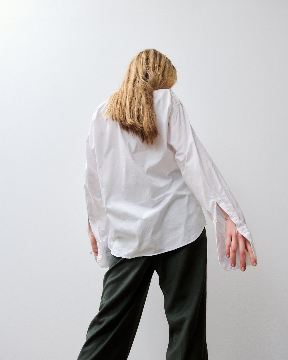 White oversized shirt with Chinese design - own it vintage