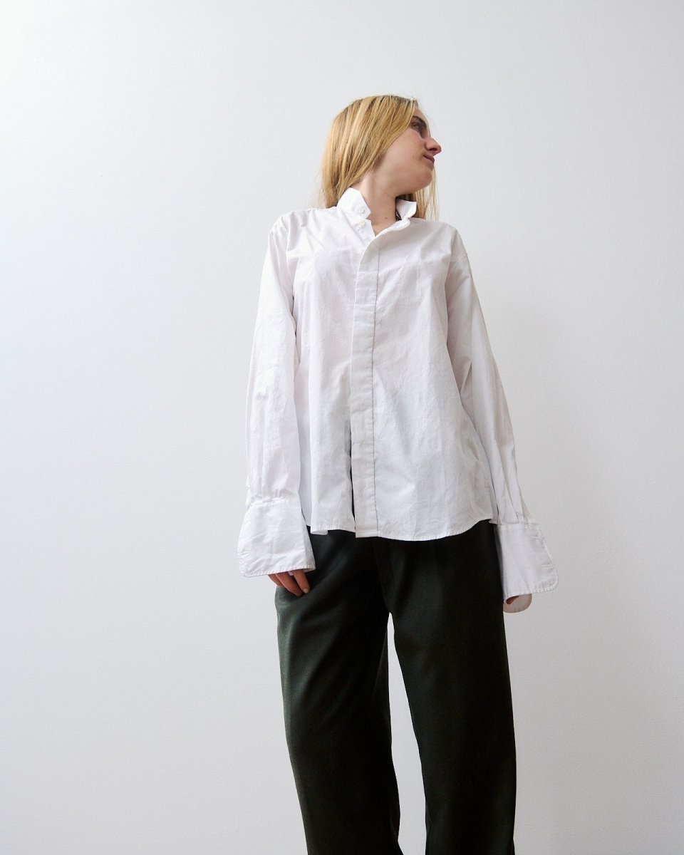 White oversized shirt with Chinese design - own it vintage